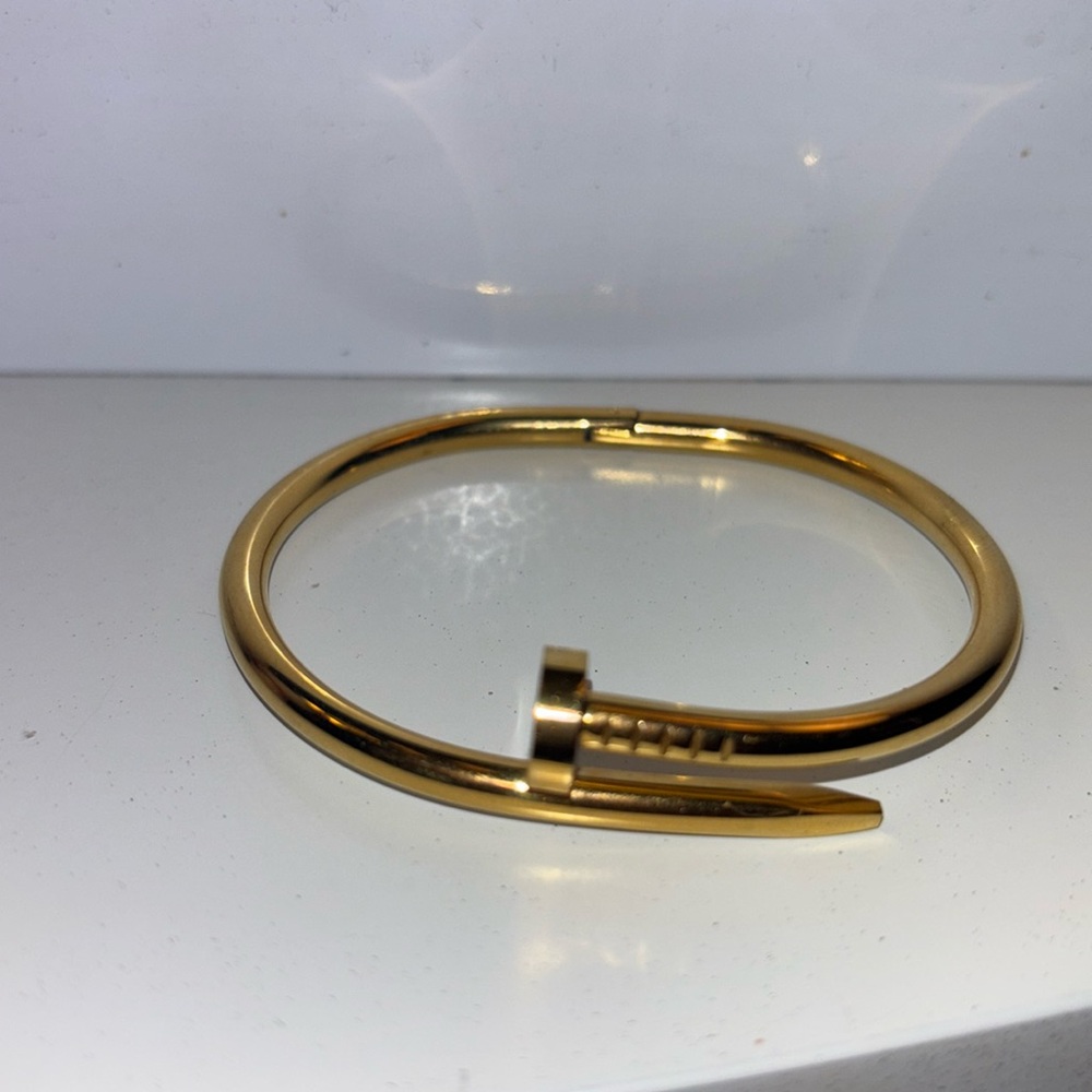 Nail bracelet